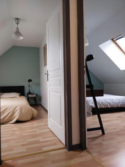Charmant Appartement Au Calme Avec Parking Besançon Esterno foto